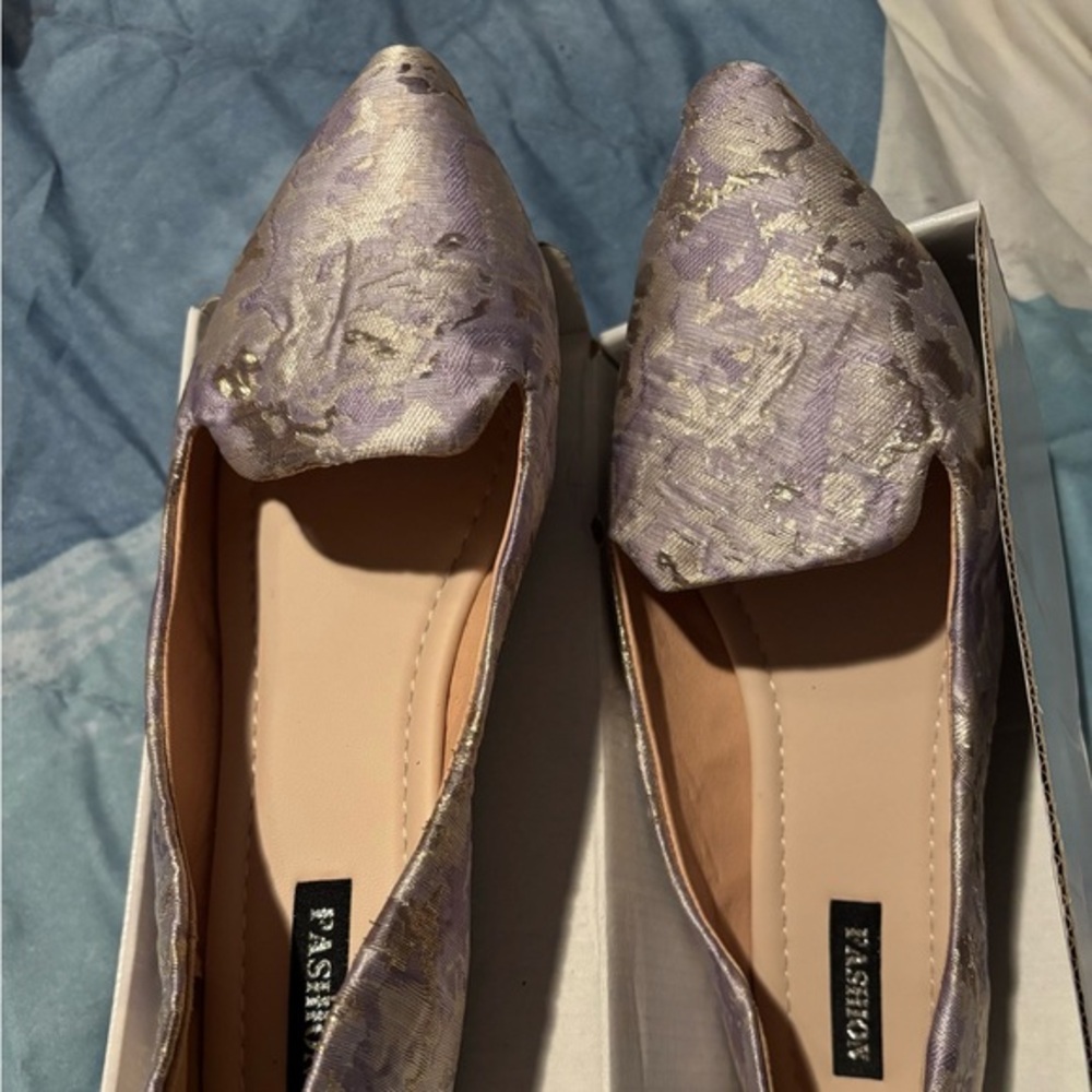 NIB Fashionable Purple Flats by Fashion size 9.5